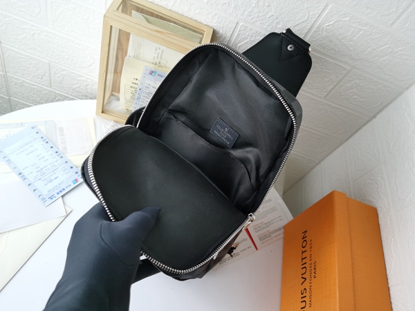 ルイヴィトンバッグ素材ディテール